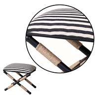 Tabourets carrés noirs confortables élégants avec base en forme de X en jute et coussin tissé pour une décoration intérieure élégante