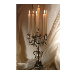 Candélabre en métal au design complexe, parfait pour les maisons vintage, ambiance romantique, décoration de table et événements festifs - Product Image 5