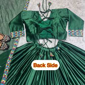 Antra Lifestyle - Hermoso Lehenga Choli de Seda India y Pakistaní, Estilo Tradicional, Atractivo Trabajo de Lentejuelas Verdes, para Invierno/Verano - Product Image 4