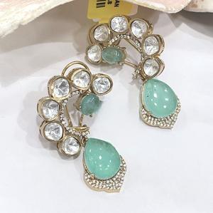 Pendientes de Moissanita con Diseño Moderno y Chapado en Oro de la Mejor Calidad, Colección para Bodas y Fiestas para Mujeres y Niñas - Product Image 1