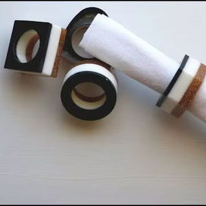 Juego de Anillos para Servilletas de Resina Hechos a Mano de Lujo, Ecológicos y Duraderos, Diseño Único Artesanal para Banquetes, Fiestas y Cenas Elegantes - Product Image 4