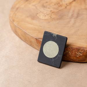 Pegatina rectangular de shungita sin pulir para teléfono, 1.2*1.6 pulgadas (30*40 mm) - Product Image 2