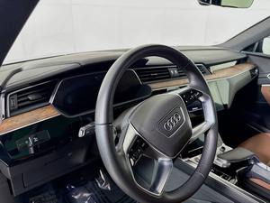 Usado cuidadosamente 2023 Audi e-tron Premium Plus 4dr SUV AWD - Product Image 3