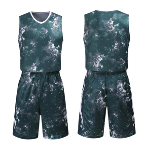 Nouvelle conception d'uniformes de basket-ball personnalisés, kit d'équipe, maillot de sublimation, ensemble de shorts, vente en gros, OEM, vêtements de basket-ball respirants à séchage rapide - Product Image 4