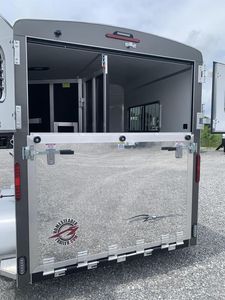 Remorque en acier pour bétail, remorque à chargement incliné pour 2 chevaux, remorque à double essieu, transport agricole, remorque fermée - Product Image 2