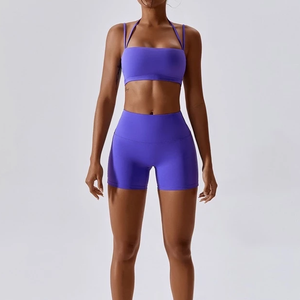 Ensemble de yoga 2 pièces pour femme : Crop top et short cycliste taille haute sans couture, couleur unie, bretelles spaghetti, col carré, tenue d'entraînement - Product Image 6