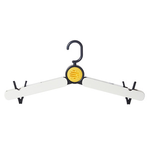 香り付き折りたたみハンガー ポータブル旅行用ハンガー 子供用 プラスチック製旅行必需品 多機能家庭用衣類クリップ - Product Image 1