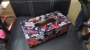 Boîte à mouchoirs traditionnelle indienne en bois avec impression Meena |   Porte-serviettes décoratif artisanal - Product Image 3