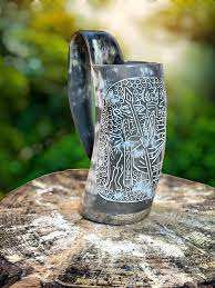 Mug en corne de buffle de style viking, fait à la main avec une finition polie naturelle, pour boire de la bière, de l'eau et du miel, avec logo - Product Image 4
