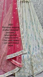 ชุดปาร์ตี้เลเฮงกาจากดีไซเนอร์ประดับเลื่อมสีรุ้ง - Product Image 5