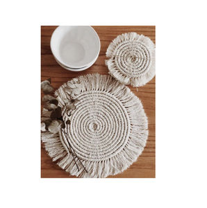 Mantel individual de macramé tejido de paja al por mayor, posavasos redondos y elegantes personalizados, Mantel Individual de algas marinas con borlas hecho a mano - Product Image 4