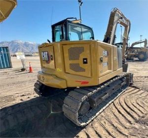 Excavatrice Caterpillar 308 d'occasion et neuve, modèle 2023, 8 tonnes, avec moteur, boîte de vitesses, pompe, roulement et engrenages, et rapport d'inspection. - Product Image 2