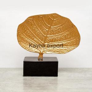 การตกแต่งบ้านระดับไฮเอนด์แบบทันสมัยรูปปั้นใบไม้โลหะสีทองตกแต่งด้วยฐานหินอ่อนสีขาวของตกแต่งห้องนั่งเล่น - Product Image 5