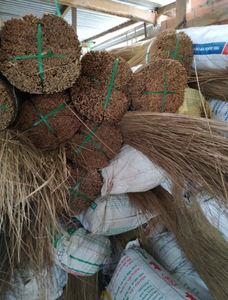 Bâton de balai de feuille de noix de coco écologique idéal pour jardin domestique et usage industriel - Product Image 2