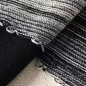Pull d'hiver pour homme en laine 100% de haute qualité, doux, confortable et respirant, col rond uni, avec logo personnalisé - Product Image 2