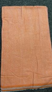 Vente en gros de couvertures en cachemire sophistiquées multi-tailles faites de laine 30% et d'acrylique 70% pour une touche élégante dans n'importe quelle pièce - Product Image 5