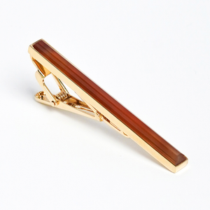 Pince à cravate plaquée or 18 carats de qualité supérieure pour hommes avec pierre précieuse Fengshui Agate rouge facetté KCVDADOG003 |   Collection Tinh Vu |   Vietnam - Product Image 1