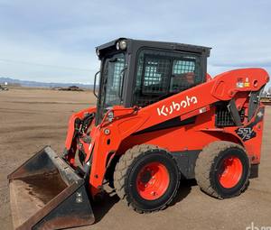 Minicargadora Frontal Kubota SSV75 2024 - Motor de 74 HP, Carga Nominal de 3.7 Toneladas, para Construcción y Agricultura - Product Image 4