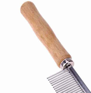 Peine de aseo para mascotas ecológico, duradero, Simple, de un solo lado, peine de hierro con mango de madera rosa para mascotas - Product Image 6