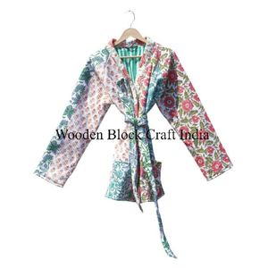 Chaqueta Acolchada Kantha de Algodón Indio Hecha a Mano, Chaqueta Corta de Invierno Reversible con Estampado Floral para Mujer, Kimono de Moda - Product Image 4