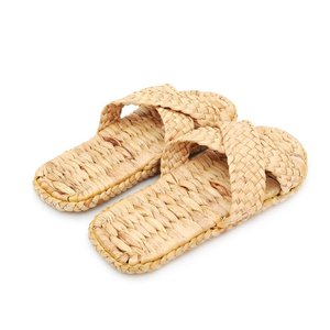 Chaussures de mode écologiques tissées à la main en jacinthe d'eau à prix compétitif pantoufle en matériau naturel pour l'exportation de la plage - Product Image 4