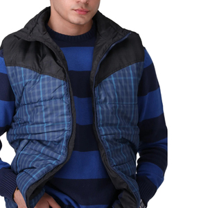 Veste matelassée isolée sans manches pour homme avec caractéristiques résistantes à l'eau et logos personnalisés Vestes pour homme - Product Image 4