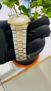 นาฬิกาสปอร์ตเพชรสวยหรู หน้าปัดมุกและคริสตัลแก้ว สำหรับคนรักแฟชั่น ราคาขายส่ง - Product Image 4