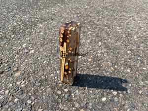 Porte-cartes de visite et support en résine de qualité supérieure, gravé, décoration de bureau de luxe, art populaire moderne, organisateur fait à la main par Tradebyd - Product Image 3