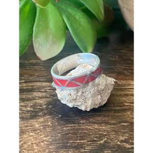 Bague en argent sterling incrustée de corail et de pierres précieuses, bijoux fins faits à la main par des artisans navajo, taille 8.75, pour un usage quotidien ou comme cadeau - Product Image 3