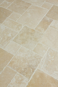 2025 cổ điển <span class=keywords><strong>travertine</strong></span> mô hình thiết lập cạnh đục 40x40 60x60 mô hình thiết lập kích thước màu be <span class=keywords><strong>travertine</strong></span> ngoài trời cắt chéo gạch lát sàn - Product Image 4