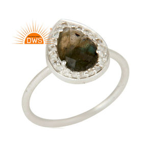 แหวนพลอยโทแพซธรรมชาติสีขาวและลาบราดอไรต์ทำจากเงินสเตอร์ลิง - Product Image 2