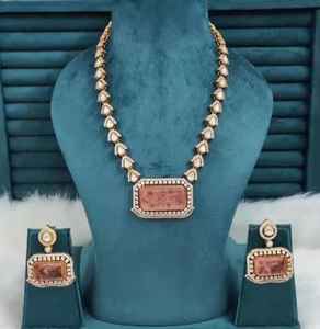 Conjunto de Collar de Moissanita de Primera Calidad con Piedras Polki y Dobles, Ideal para Fiestas, se Puede Usar con Ropa Étnica y Occidental - Product Image 2