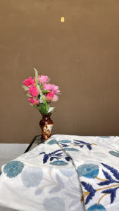 Tela de Algodón con Estampado Floral Blanco Hecho a Mano: Tela de Estilo Sanganer para Confección de Vestidos por Yarda - Product Image 4