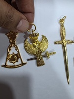 Broche personnalisée de haute qualité en textile et plastique avec logo Lion Club, aimant et perles pour chapeaux – Vente en gros