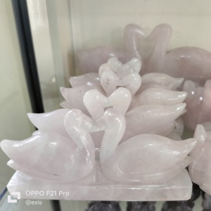 Pareja de figurillas de piedra para parejas, pareja de figurillas de cisne de cuarzo rosa, hermosa, relación de amor, autoseguridad, hechas a mano - Product Image 3