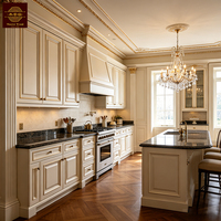 Lemari Dapur Modular Kayu Solid Ukiran Gaya Amerika dengan Meja Marmer, Keran & Engsel Desain Mewah Royal yang Dapat Disesuaikan