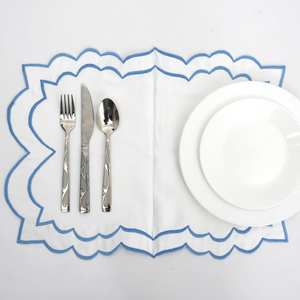 Juego de Manteles Individuales Rectangulares Fabricrush, Ecológicos, con Diseño Floral Moderno, Reversibles, Bordados, de Tela de Algodón Blanco Glaseado - Product Image 3