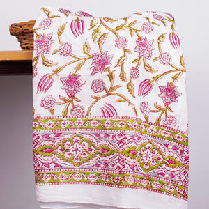 Sarong long uni fait main par des designers, écharpe en coton imprimé indien, couvre-vêtement de plage, teinture naturelle blanche, écharpes de mode estivale - Product Image 1