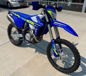 Nouvelle Moto Tout-Terrain Enduro SHERCO 450F 4 Temps EFI 2026 – Moto de Course Haute Performance avec Démarrage Électrique - Product Image 1