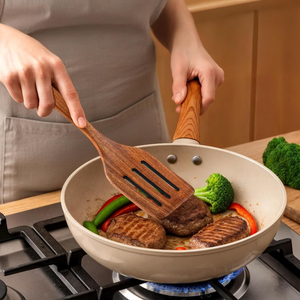 Juego de Cucharas de Cocina de Madera de Teca, Juego de Cucharas de Madera con Agarre Cómodo, Utensilios Resistentes al Calor, Juego de Cocina de Vietnam - Product Image 3