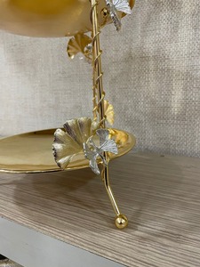 Elegante Soporte de Dos Niveles con Diseño Floral en Acabado Dorado para Eventos de Boda, Presentación de Postres y Regalos, Procedente de la India - Product Image 3