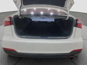 2014 K.I.A K3 Diesel NOBLESSE * TECHO SOLAR + S.KEY + NAVI * limpia y agradable conducción sin accidentes, sedán de tamaño medio de buena calidad - Product Image 4