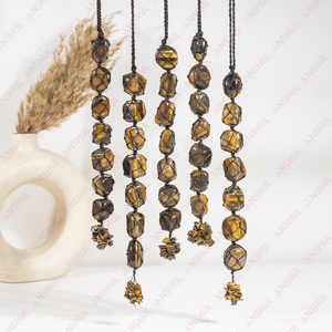 Colgante de borla de piedra natural de ojo de tigre, calidad premium, ecológico, hecho a mano, color dorado, patrón único para coche y hogar - Product Image 1