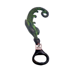 Abridor de botellas de latón Accesorios de barra únicos ABREBOTELLERO DE LATÓN MONTADO EN LA PARED "FISH" 125mm - Product Image 2