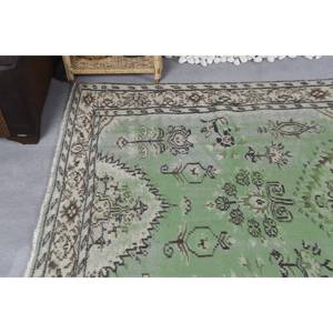 Tapis turc vintage 5.9x9.1ft vert beige tissage plat en laine avec motif patchwork pour décorations de salon ou couloirs - Product Image 5
