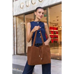 Bolso de mano y hombro de gamuza suave con detalle de encaje - Product Image 1