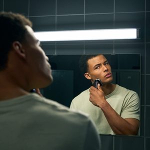 Afeitadora Eléctrica para Hombre, Uso en Seco y Húmedo, Triple Cuchilla, IPX7, Cartuchos de Limpieza Rápida, Recortadora Extraíble, Estuche de Viaje para el Cuerpo - Product Image 5