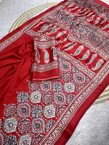 Dernier Saree exclusif de créateur imprimé en satin crêpe avec chemisier fantaisie Mariage classique de style bollywood Événements spéciaux Porter des femmes - Product Image 2