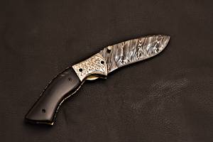 En gros Personnalisé Premium Qualité OEM ODM Service En Acier Damas Point De Chute Pliant Camping En Plein Air Couteau Corne Poignée 1 An - Product Image 2