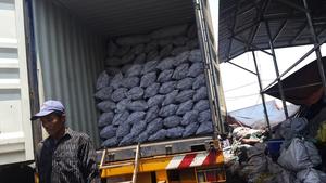 High Quality Black <b>Charcoal</b> Briquette From Vietnam Hard Wood Chemical Industry Use - Product Image 5
